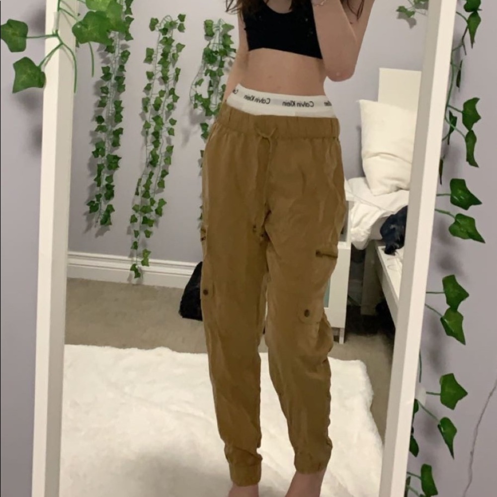 Banana republic tan pants​